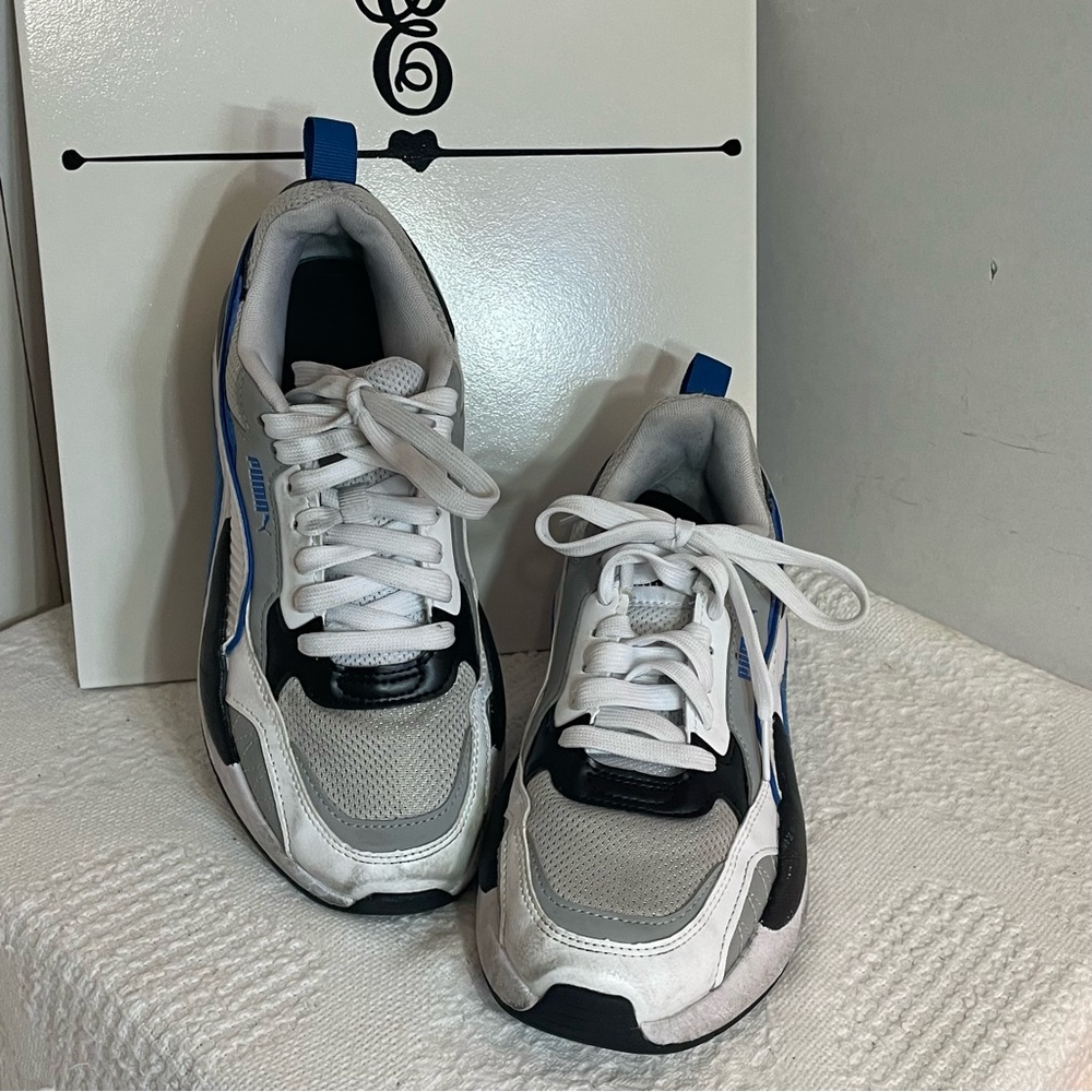 Puma Classic White, Blue and Black Footwear
Women’s Size 6.5‎ C